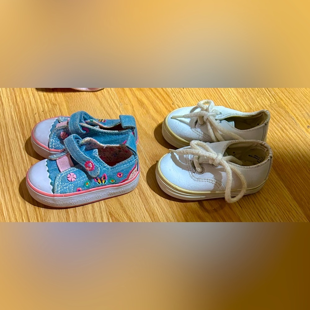 🏷️🏷️Baby/Toddler size 2  shoe lot of 2